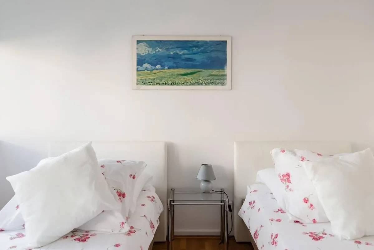 Apartment Infinity Split